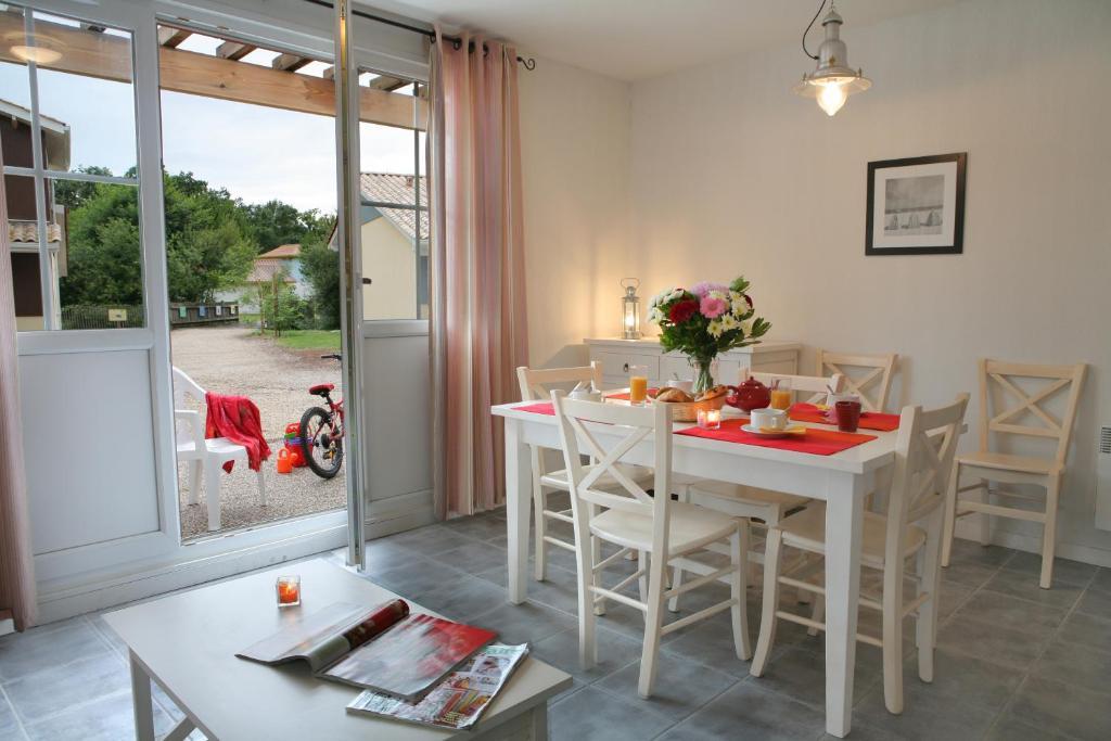 Residence Nemea Les Rives De Saint Brice Ares Rom bilde